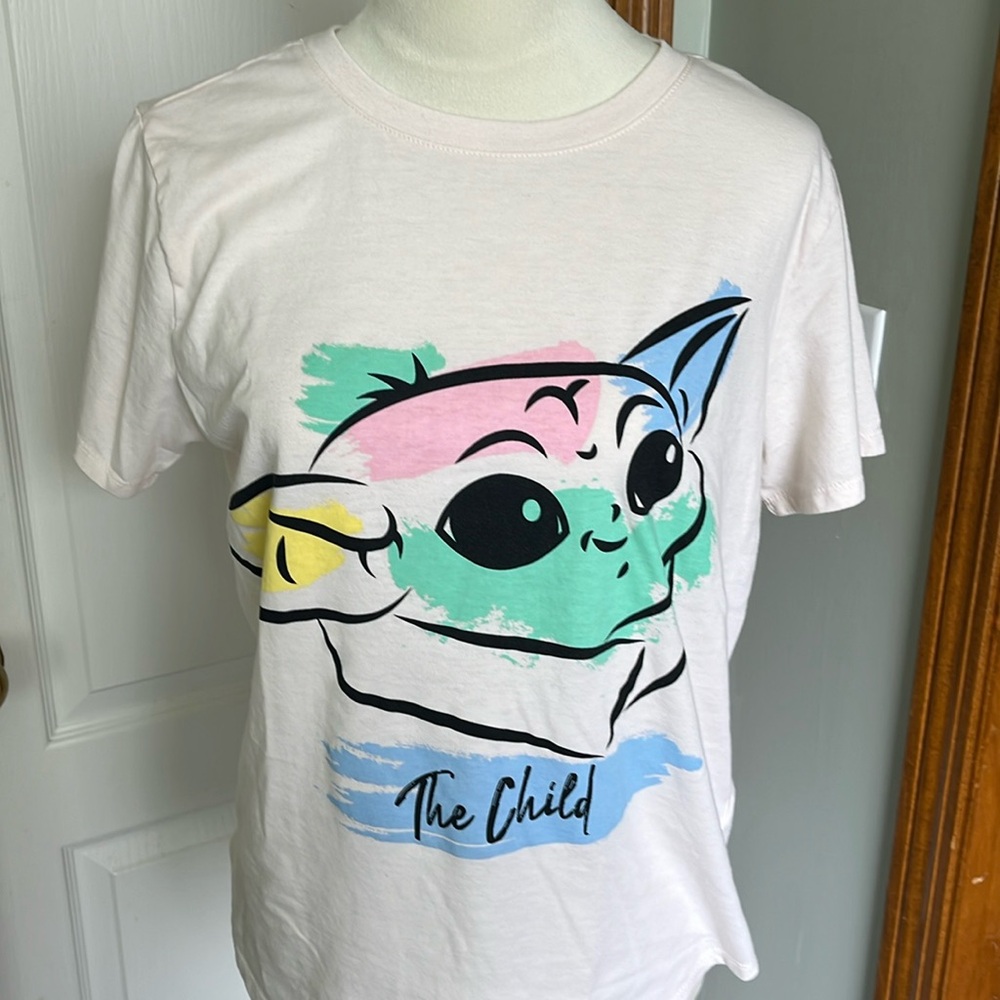 Women’s Short Sleeve tee size XXL Star Wars Disney Grogu pastel